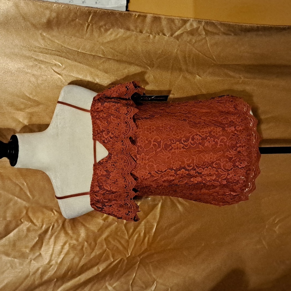 NWT No Bounderies cold shoulder lace top